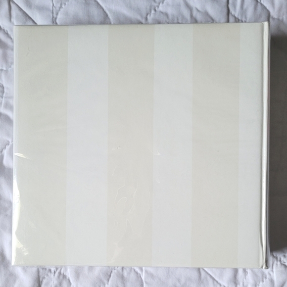 2/$15 🌼 Uniek Photo Album - Picture 2 of 11